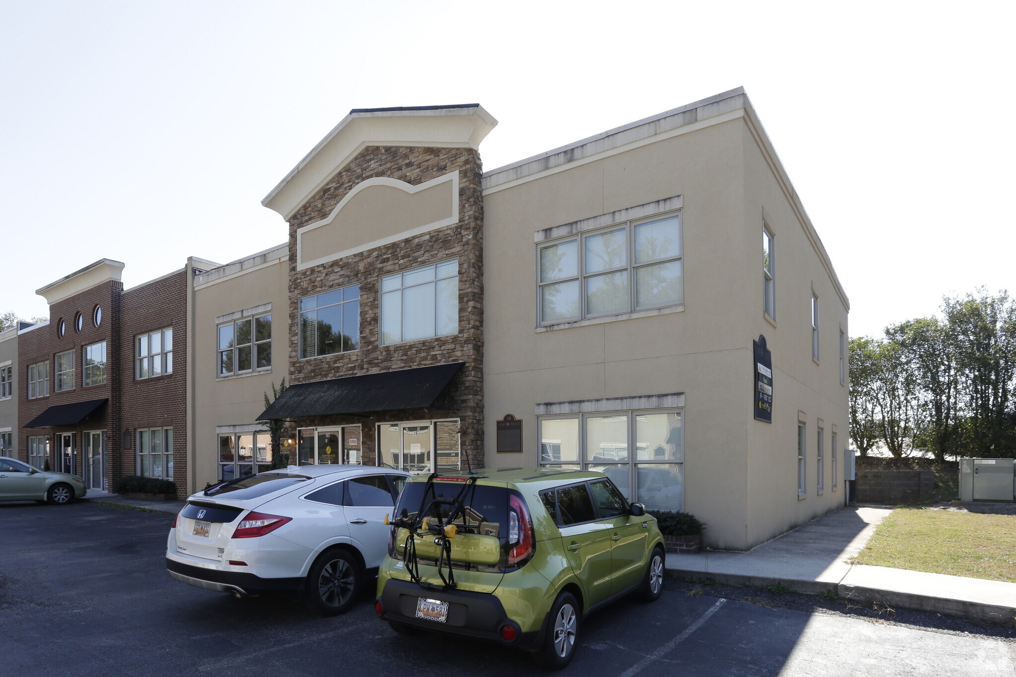 300 John St, Greer, SC for sale Primary Photo- Image 1 of 1