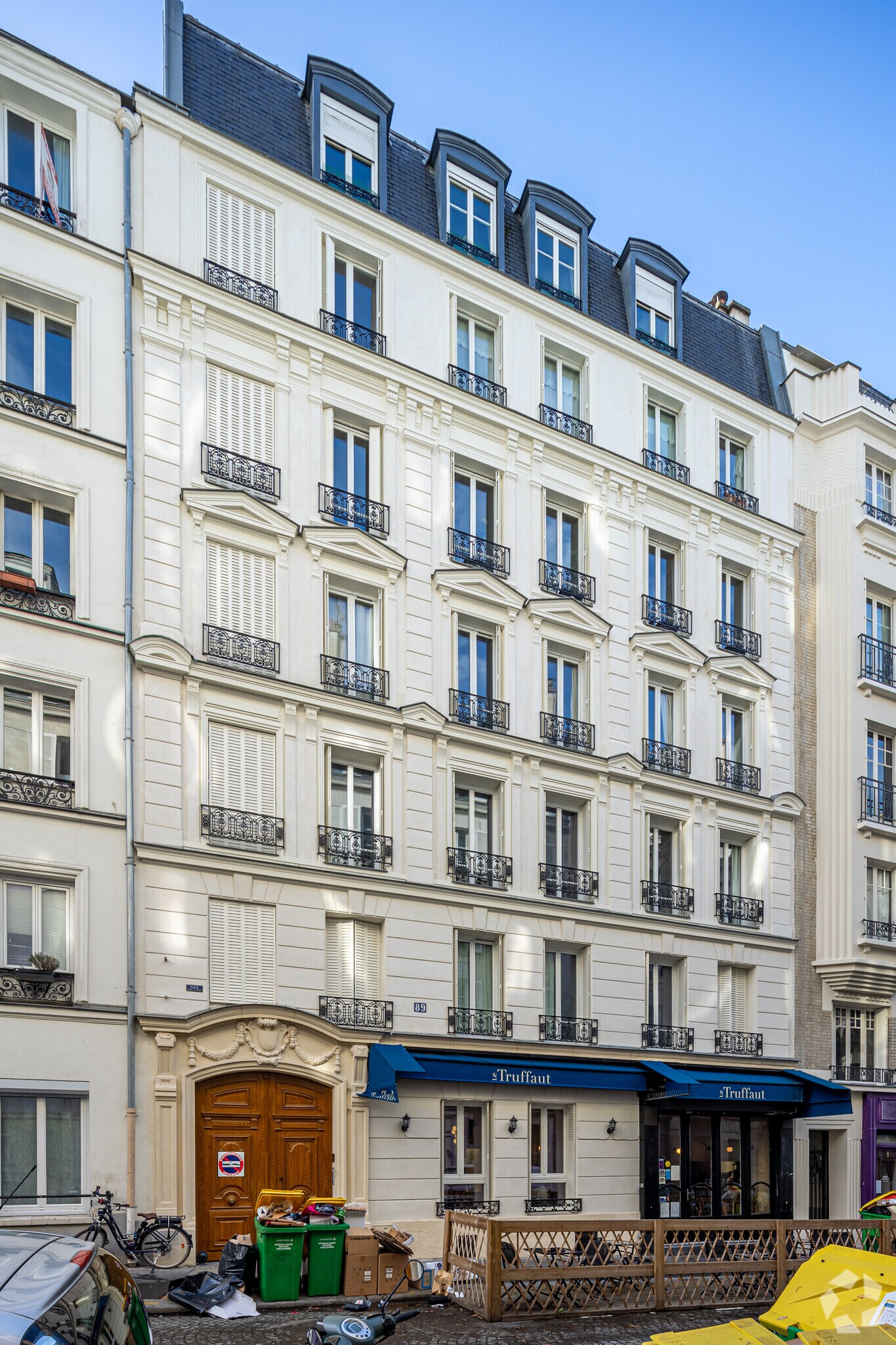 89 Rue Truffaut, Paris for lease Primary Photo- Image 1 of 2