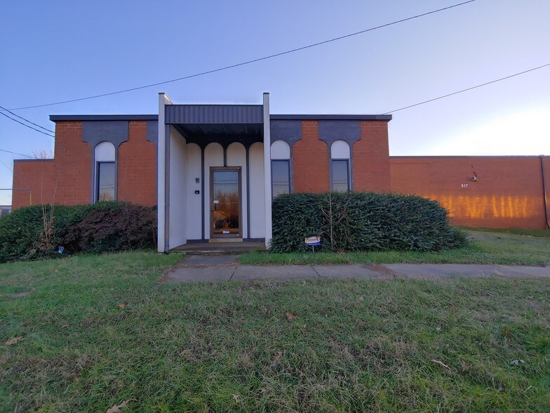 817-825 W Fairfield Rd, High Point, NC for sale - Building Photo - Image 1 of 1