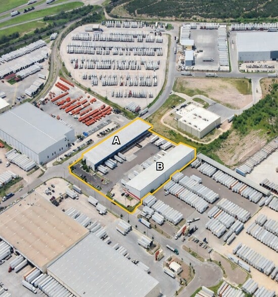 N Unitech Dr portfolio of 2 properties for sale on LoopNet.com - Building Photo - Image 3 of 14