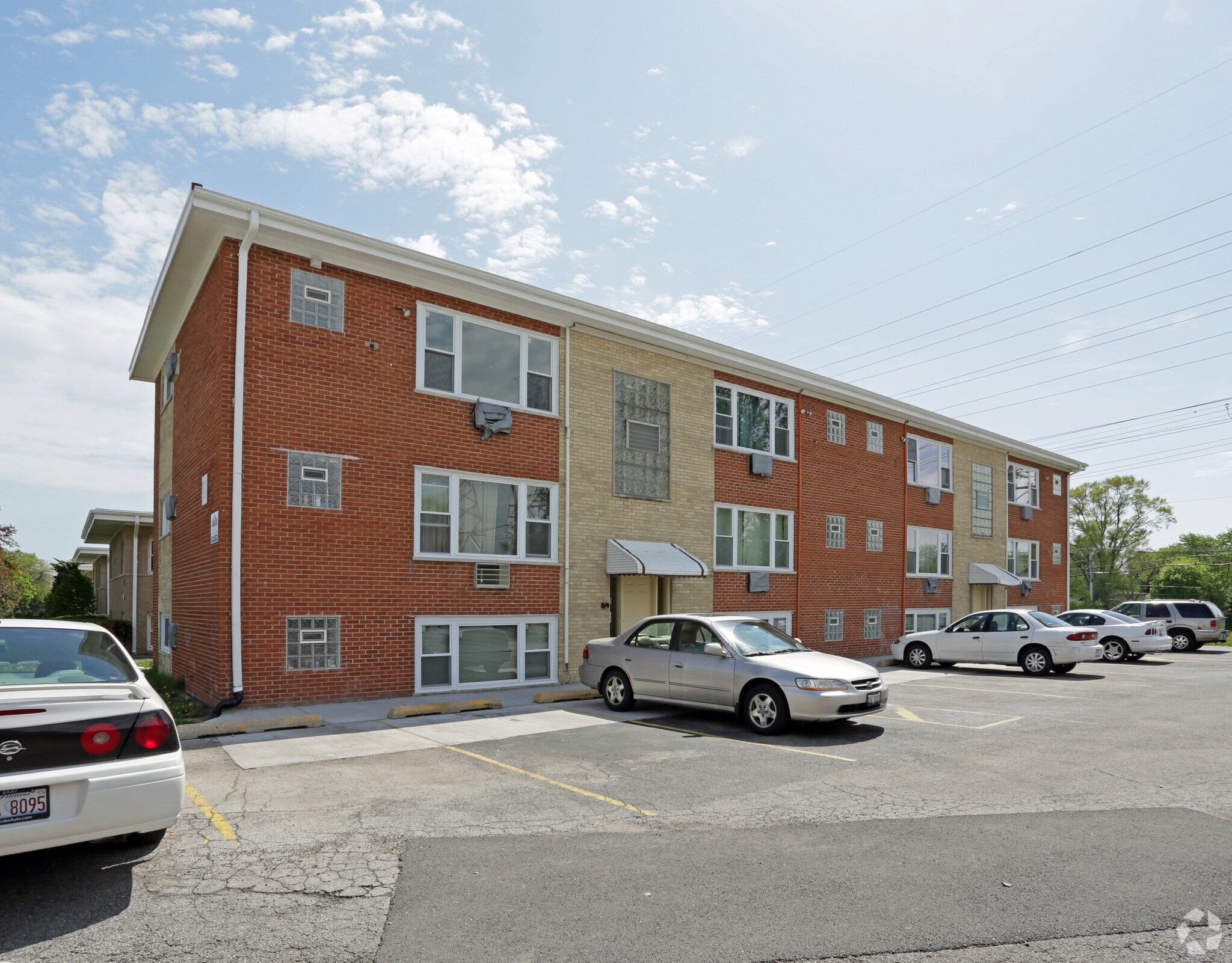 41 E Blecke Ave, Addison, IL for sale Primary Photo- Image 1 of 1