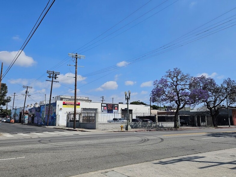 3300 S Broadway, Los Angeles, CA 90007 portfolio of 2 properties for sale on LoopNet.com - Building Photo - Image 1 of 33