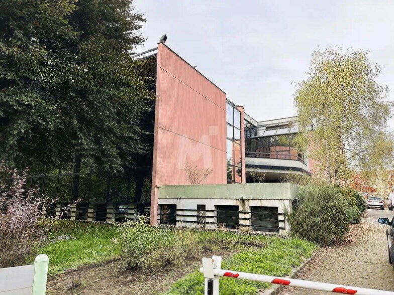 Office in Jouy-en-Josas for sale - Building Photo - Image 1 of 16