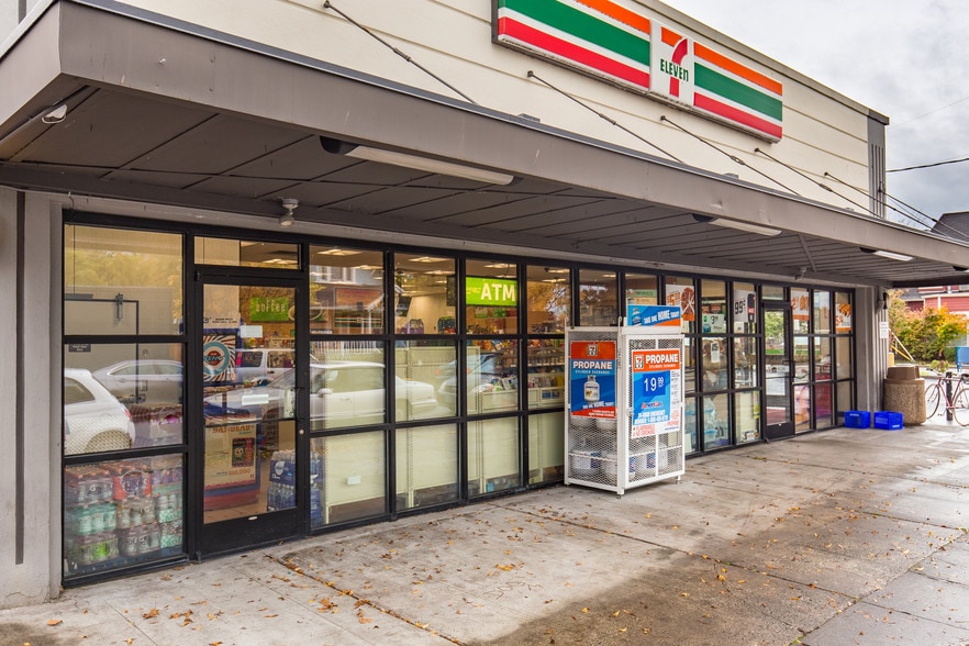 1516 NE Killingsworth St, Portland, OR for sale - Building Photo - Image 2 of 5