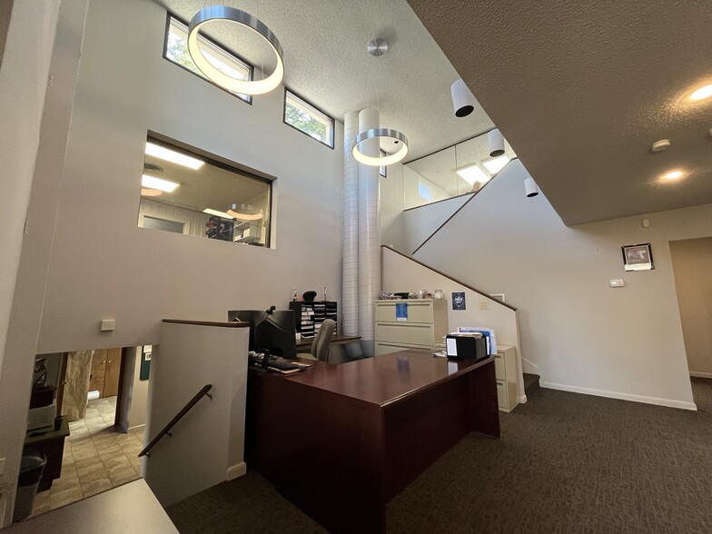 1309 Amble Dr, Charlotte, NC for lease - Lobby - Image 2 of 11