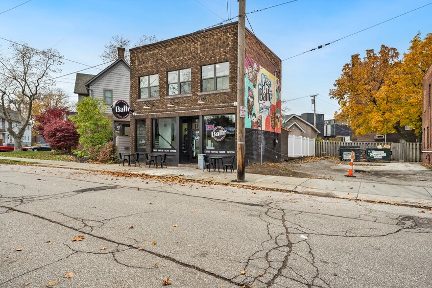 910 Literary Rd, Cleveland, OH for lease - Building Photo - Image 2 of 45