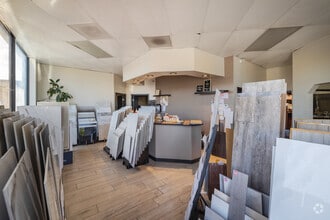 110 Washburn Cir, Corona, CA for lease Lobby- Image 2 of 13
