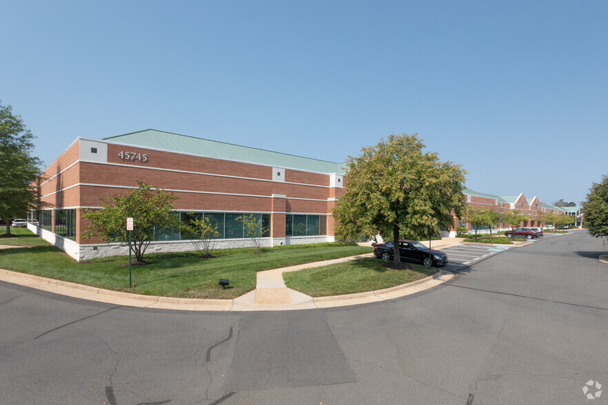 45745 Nokes Blvd, Dulles, VA for lease - Building Photo - Image 1 of 5