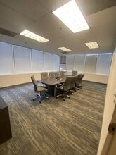 2400 Centre Pky, Atlanta, GA for lease Building Photo- Image 2 of 11