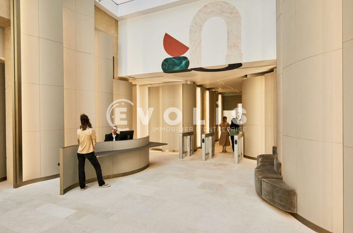 Office in Paris for lease Lobby- Image 1 of 6