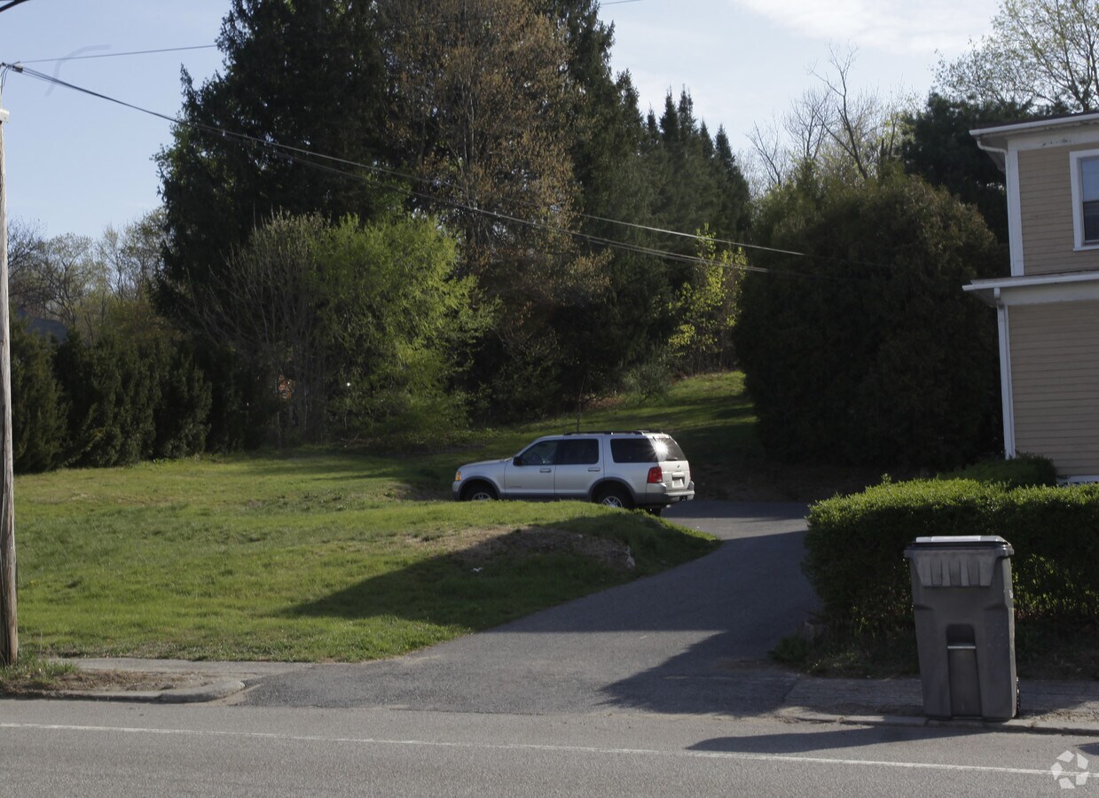 309 Providence Rd, South Grafton, MA 01560 Property Record