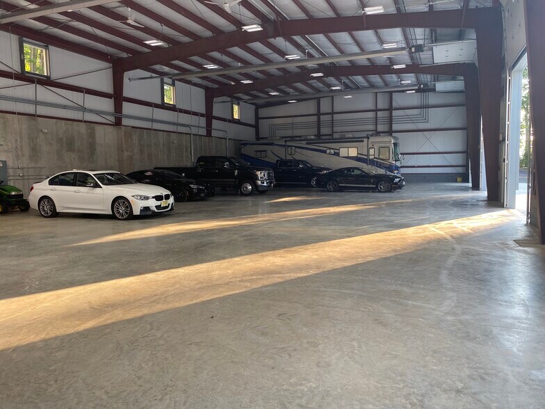 173 Stanhope Sparta Rd, Andover, NJ for lease - Interior Photo - Image 2 of 4