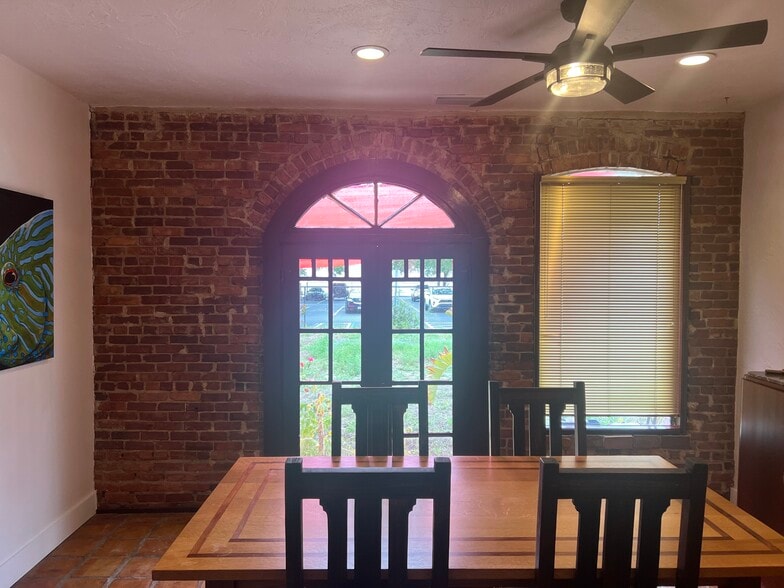 856 2nd Ave N, Saint Petersburg, FL for sale - Building Photo - Image 3 of 8