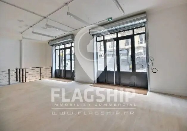 Retail in Paris for lease Interior Photo- Image 1 of 8