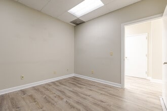 100 Stone Village Dr, Fort Mill, SC for lease Interior Photo- Image 1 of 7