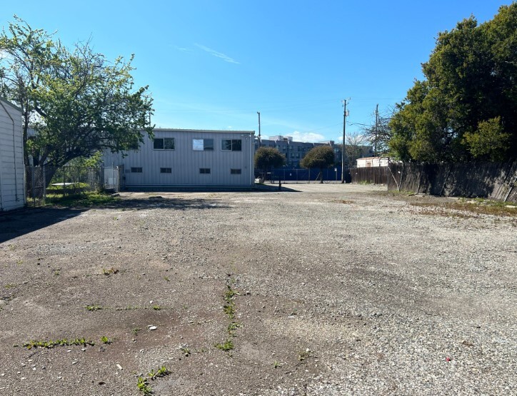 2850 Poplar St, Oakland, CA for lease - Primary Photo - Image 1 of 5