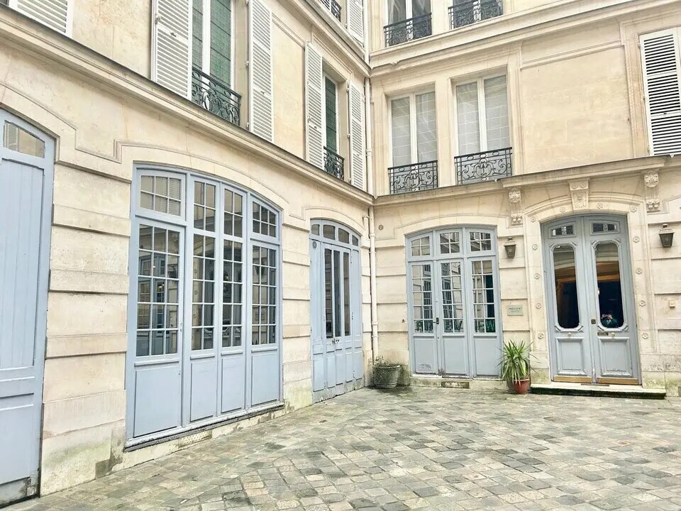 Office in Paris for lease Building Photo- Image 1 of 9