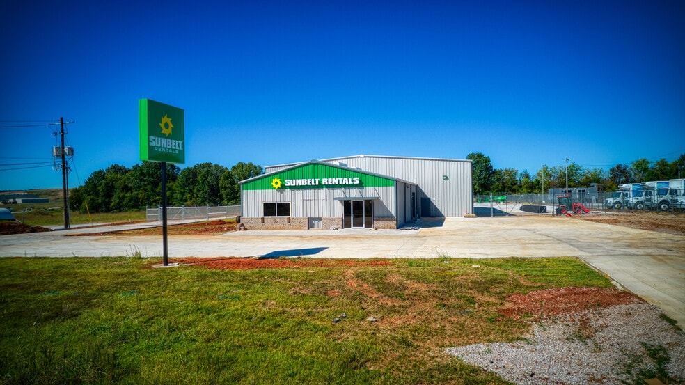 2860 Denton Rd, Tuscumbia, AL 35674