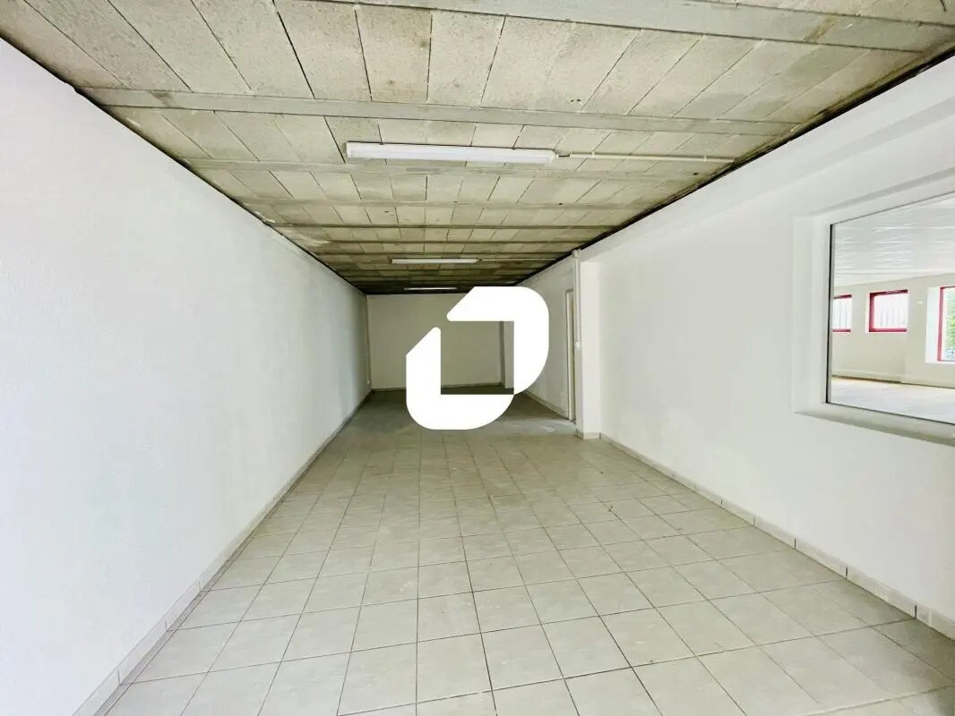 Flex in Genas for lease Interior Photo- Image 1 of 2