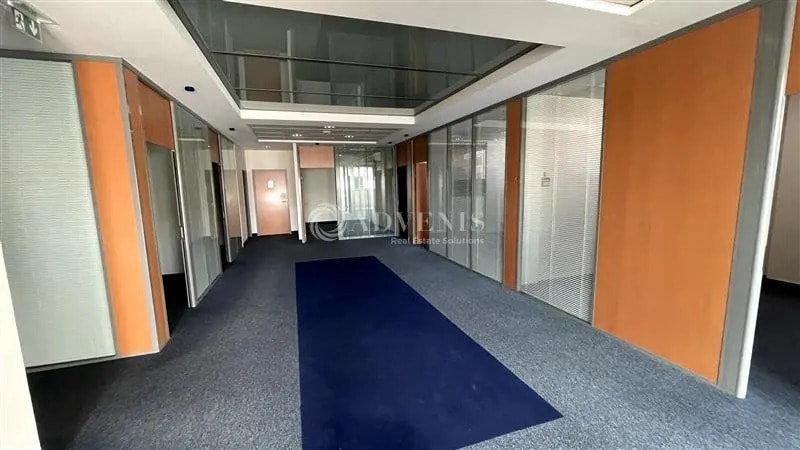 Office in Torcy for lease - Interior Photo - Image 3 of 10