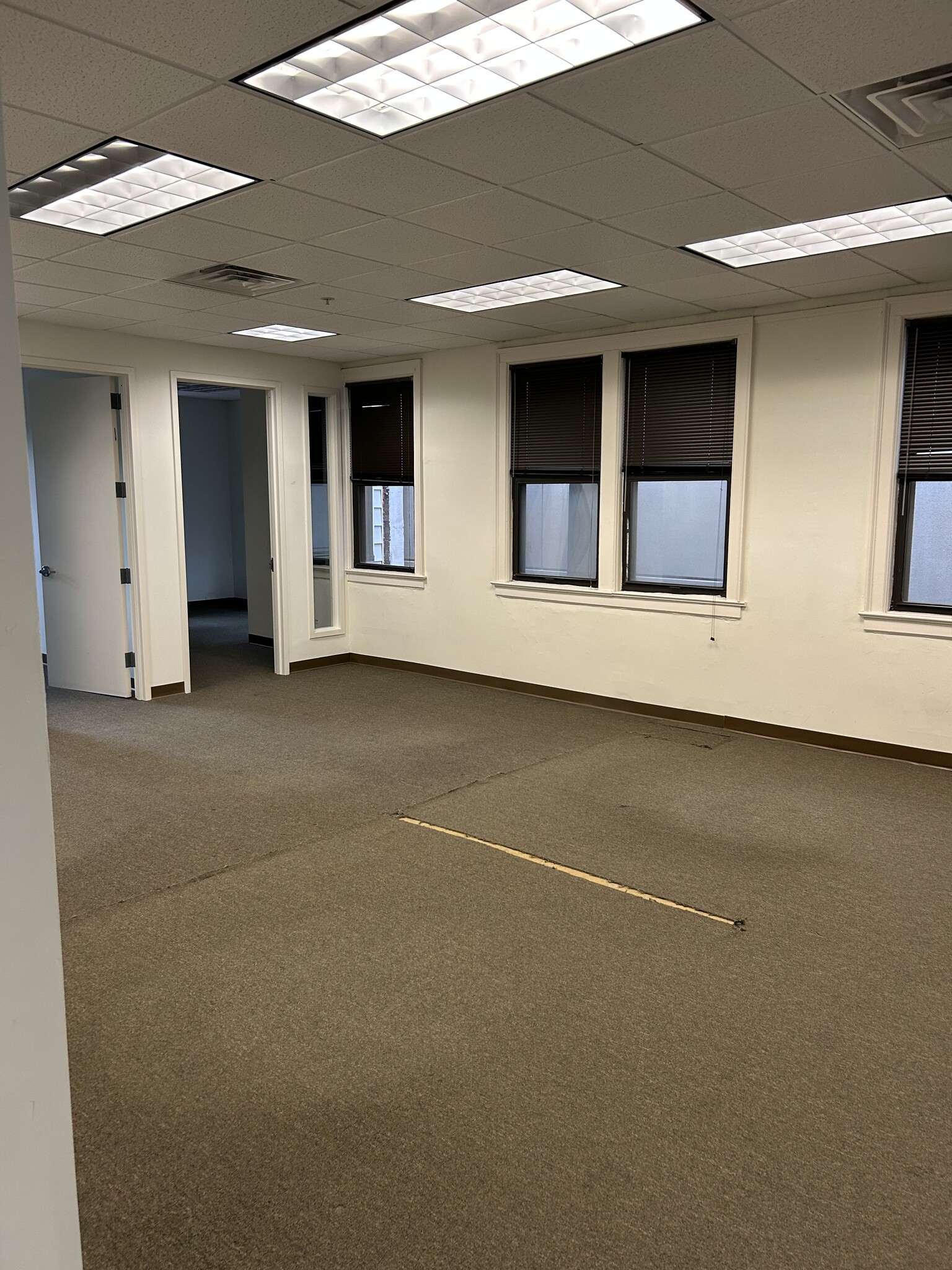 104-106 Church St, New Brunswick, NJ for lease Interior Photo- Image 1 of 1