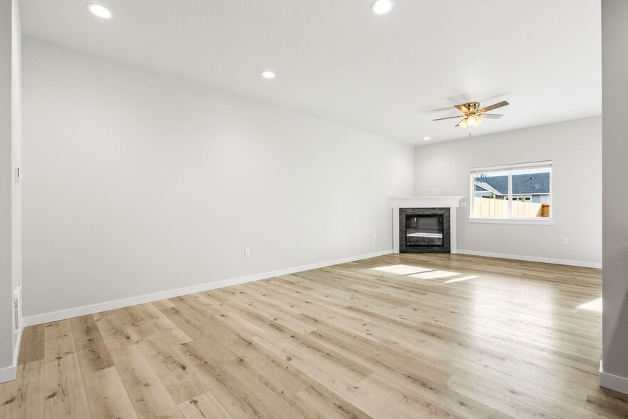 3619 Green River Rd, Sweet Home, OR for sale - Building Photo - Image 2 of 35