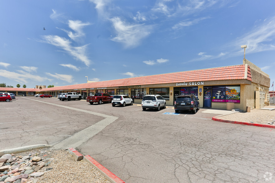 18610 N 107th Dr, Sun City, AZ for lease - Primary Photo - Image 1 of 13