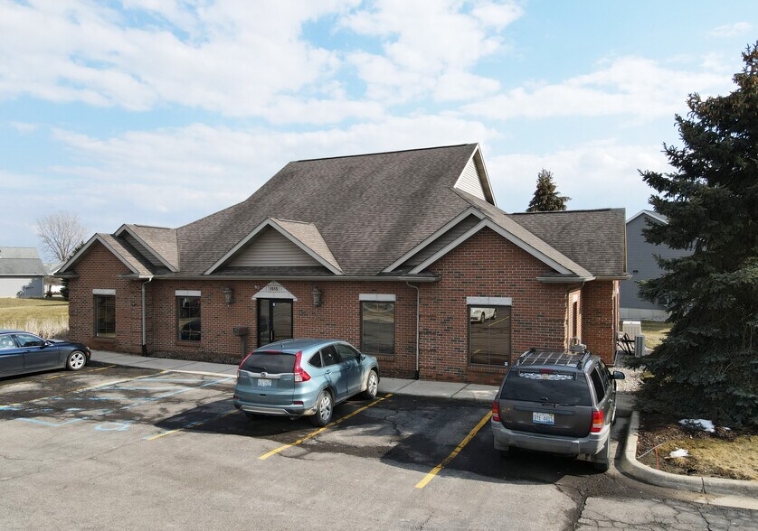 1515 Waterford Pky, Saint Johns, MI 48879
