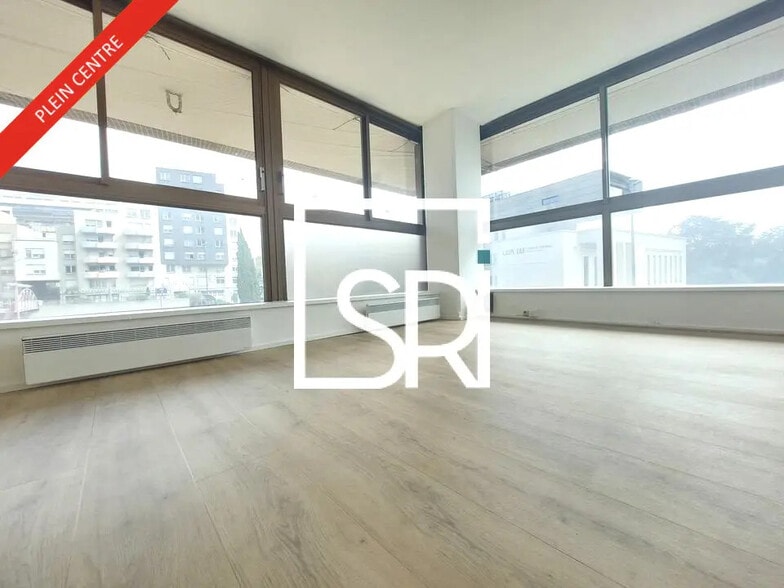 Office in Clermont-Ferrand for lease - Building Photo - Image 3 of 12