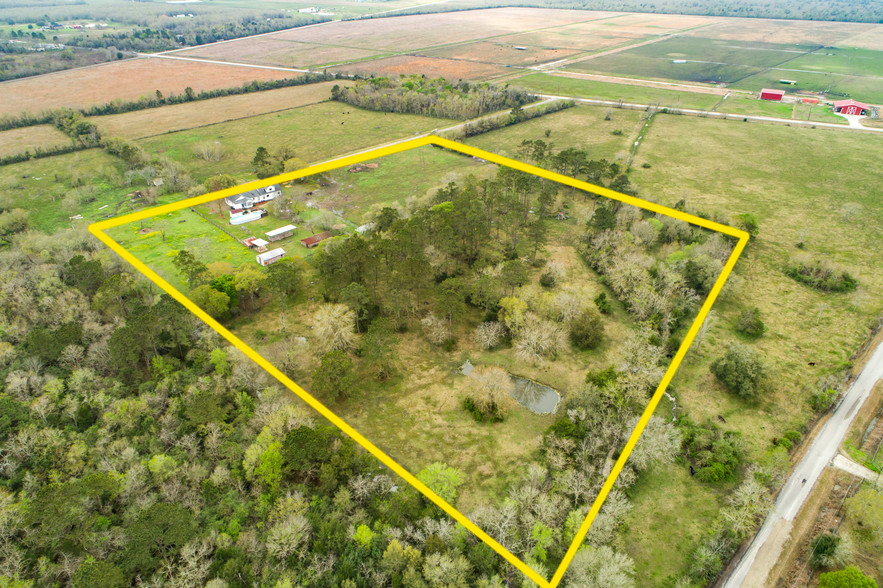 9010 County Road 915, Liverpool, TX for sale - Aerial - Image 1 of 1