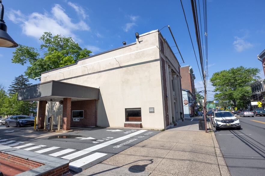 33 Bridge St, Lambertville, NJ for lease - Building Photo - Image 3 of 4