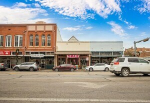 112 E Court St, Seguin TX - Storefront Property