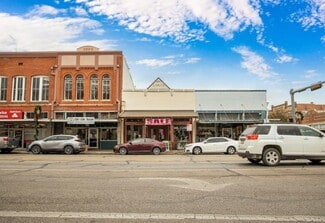 More details for 112 E Court St, Seguin, TX - Retail for Lease