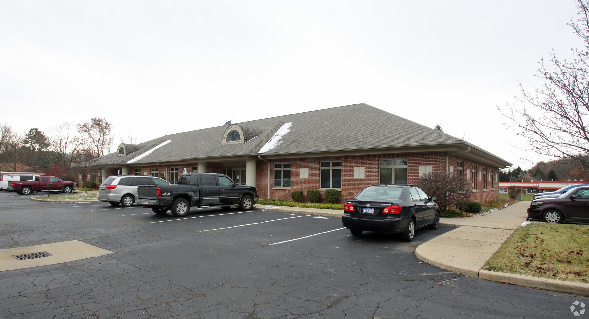 6120 Stadium Dr, Kalamazoo, MI 49009