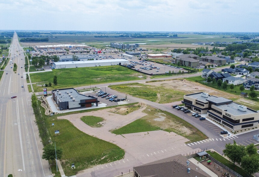 7204 S Lyncrest Pl, Sioux Falls, SD for lease - Building Photo - Image 2 of 4