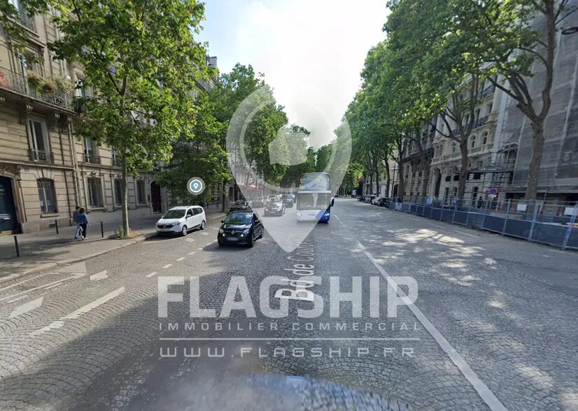 Retail in Paris for lease - Aerial - Image 2 of 4