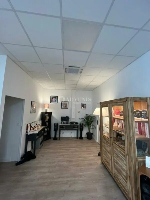 Office in Rambouillet for lease Interior Photo- Image 1 of 2