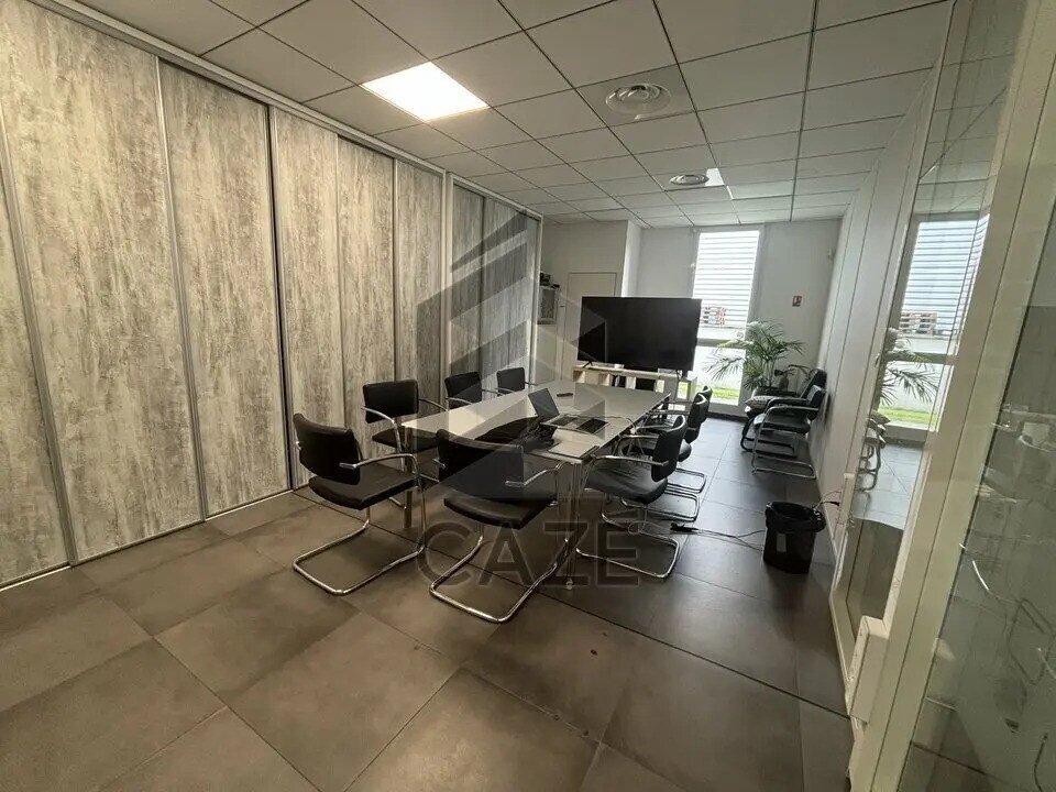 Location Bureaux 155 m² à 279 m² - Photo 1