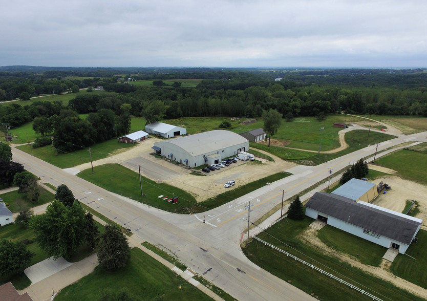 2504 Bremer Ave, Waverly, IA for sale - Building Photo - Image 1 of 1