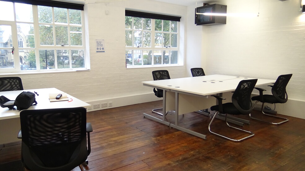 51 Hoxton Sq, London for lease - Building Photo - Image 3 of 8