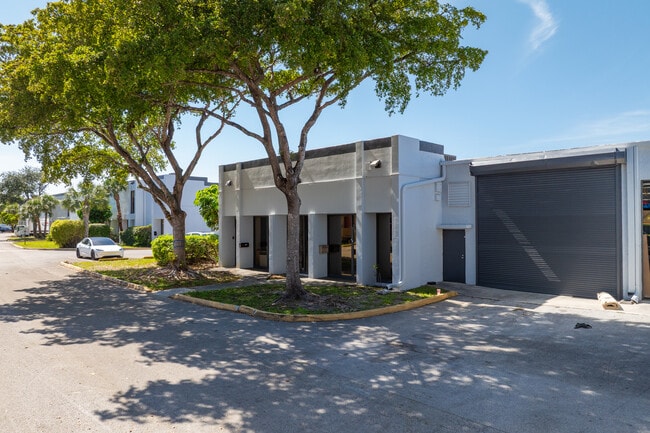 More details for 19555 NE 10th Ave, Miami, FL - Office, Industrial for Lease