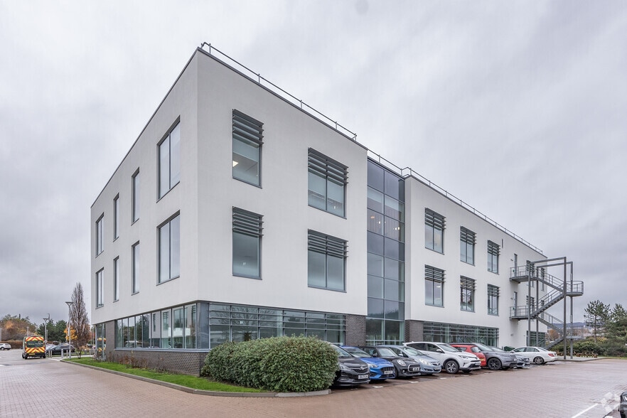 Unit 5220 Delta Way, Brockworth for lease - Building Photo - Image 3 of 3