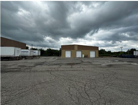 1605 James P Cole Blvd, Flint, MI for sale - Building Photo - Image 2 of 12