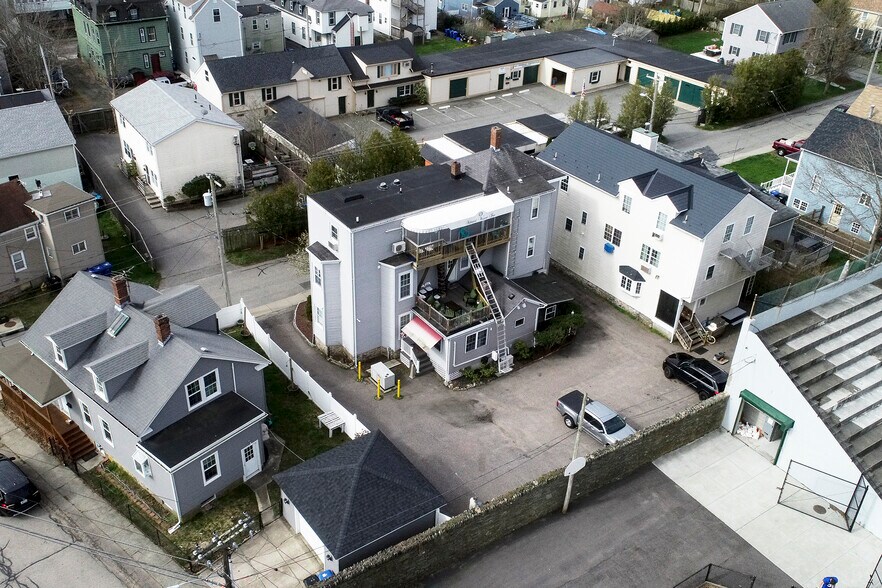 28 Weaver Ave, Newport, RI for sale - Building Photo - Image 1 of 1