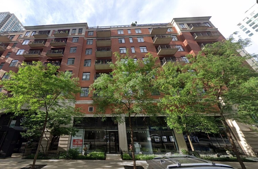 33 W Huron St, Chicago, IL for lease - Building Photo - Image 2 of 15