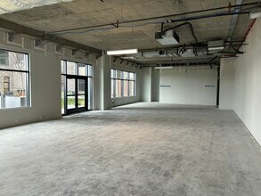 32 Oakland Ave, Jersey City, NJ for lease Interior Photo- Image 2 of 2