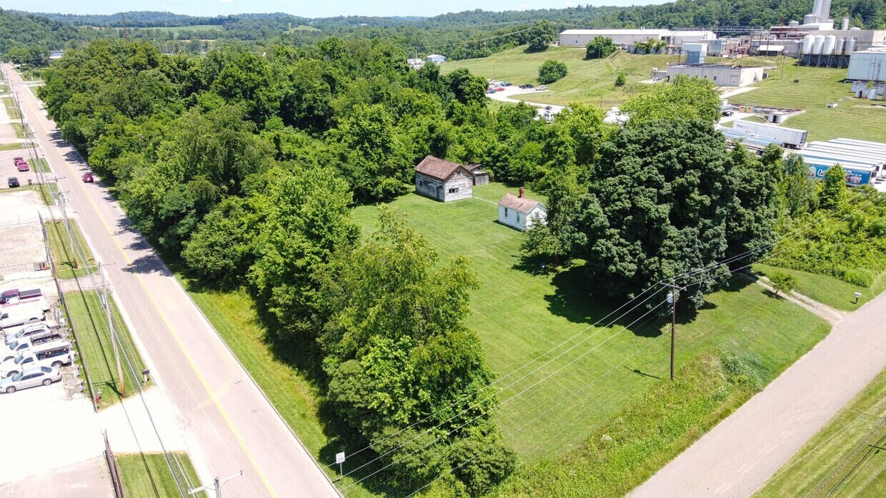 21 Moore Ave, Marietta, OH 45750