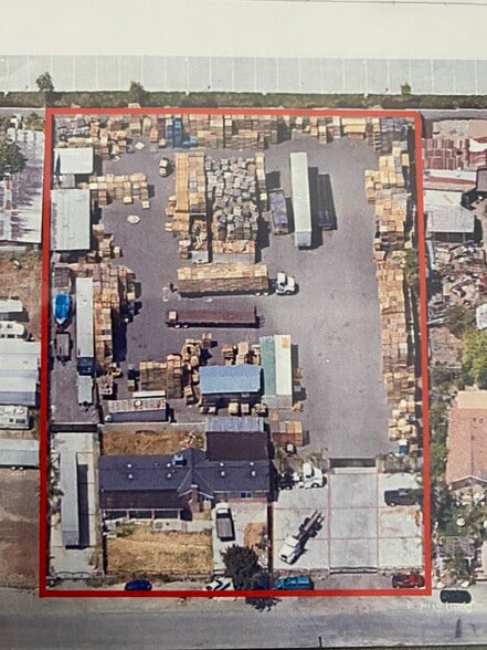 10450 Locust Ave, Bloomington, CA for lease - Building Photo - Image 3 of 3