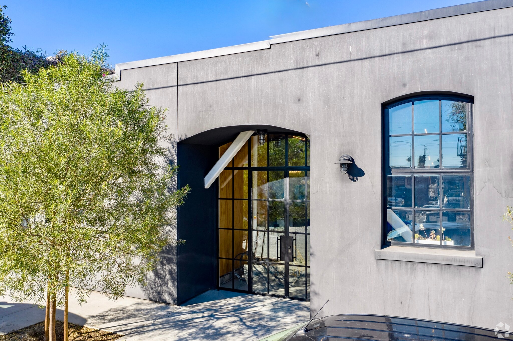 2143 Bay St, Los Angeles, CA for lease Interior Photo- Image 1 of 29