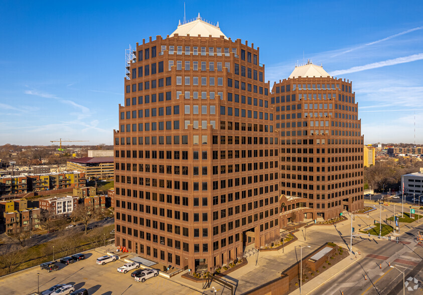 4520 Main St, Kansas City, MO for lease - Primary Photo - Image 1 of 7